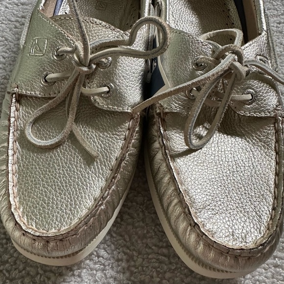 Sperry Metallic Gold Leather Original™ 2 Eye Boat Shoe - Women’s Size 10M NWT - Picture 2 of 6